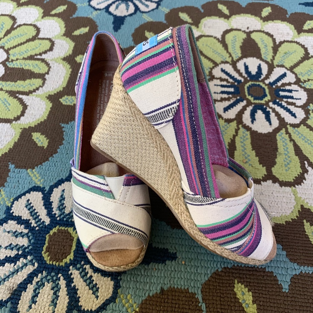 NWOT TOMS wedge sandals